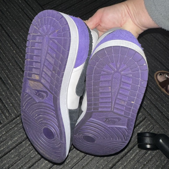Nike Air Jordan 1 Mid SE Varsity Purple Black White Size 11 Sneakers 852542-105